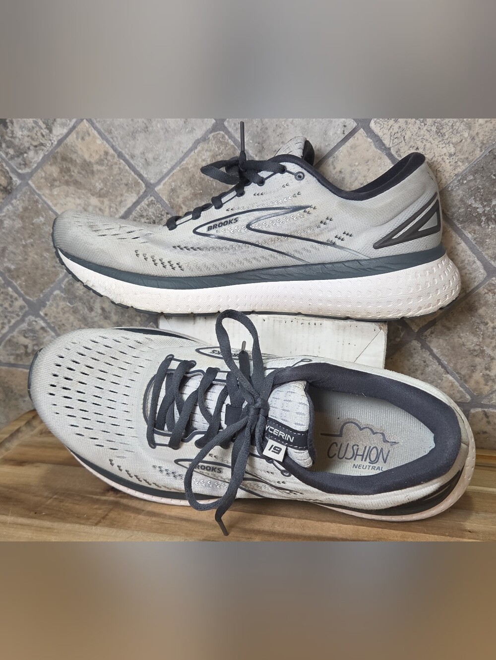 Brooks Glycerin 19 Women's Size 10.5 B (Medium) Running Shoes Gray Blue